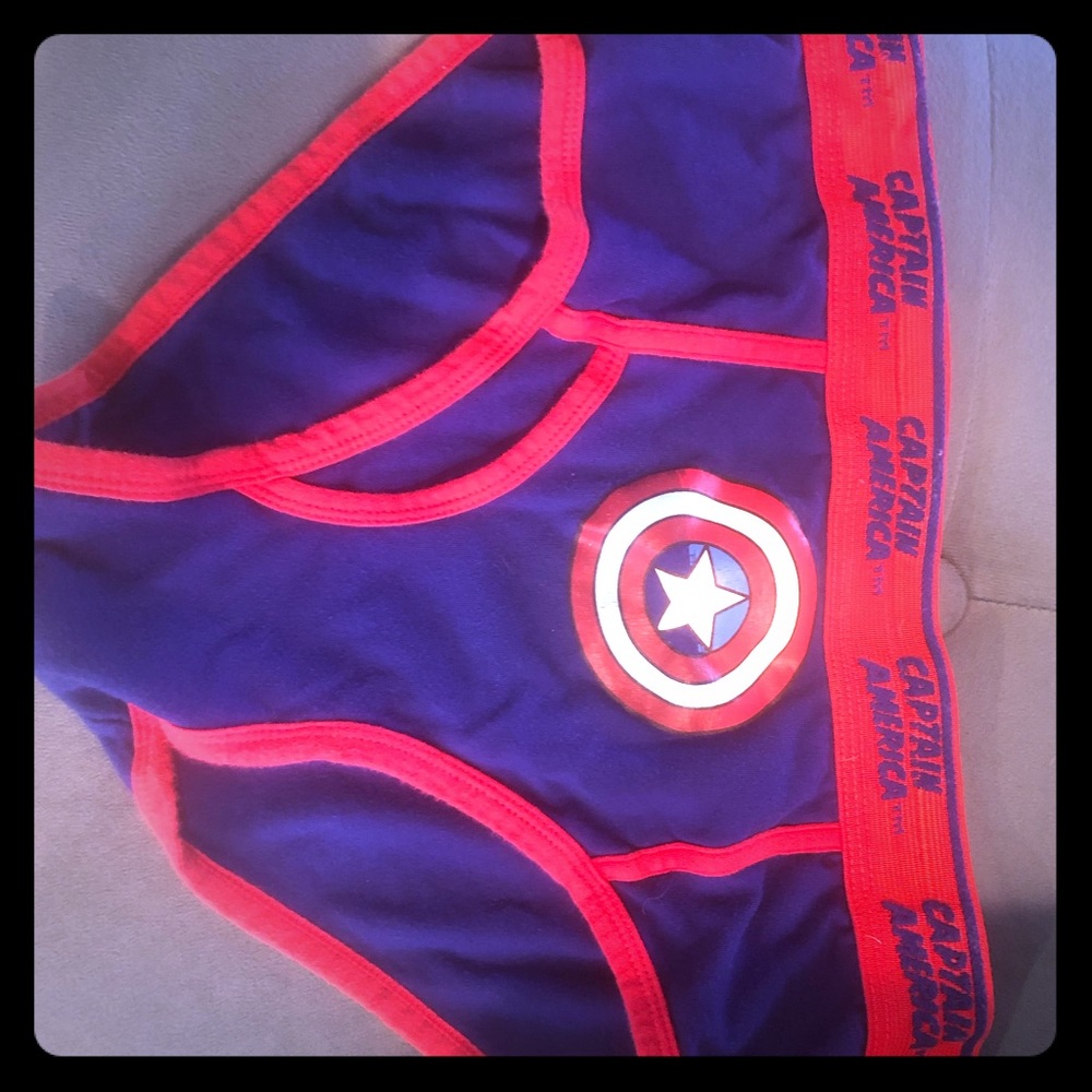 Marvel men’s brief size medium